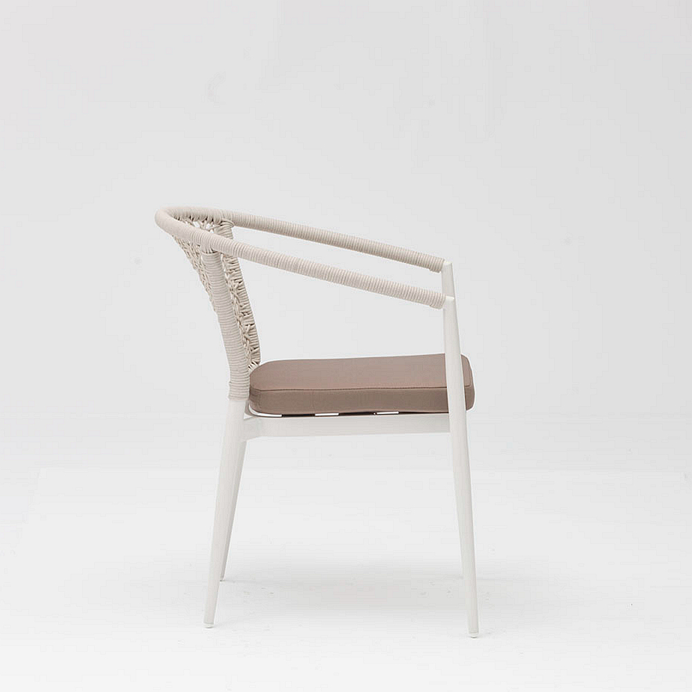 Diseño de nueva tecnología caliente Marco de aluminio de ratán moderno Jardín Terraza Playa Apoyabrazos Silla de ratán de ocio para exteriores