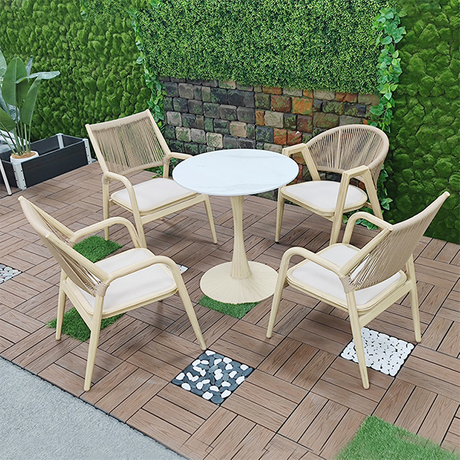 Mesa Y Sillas De Exterior, Una Mesa Y Cuatro Sillas, Sillas De Ratán Para Ocio, Sillas Tejidas De Ratán, Juego De Mesa Combinado De Cuatro Piezas, Silla De Jardín Para Patio