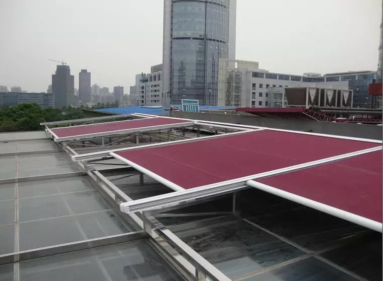 Toldo automático de aluminio motorizado eléctrico de la ventana del techo retráctil de encargo del patio del jardín al aire libre