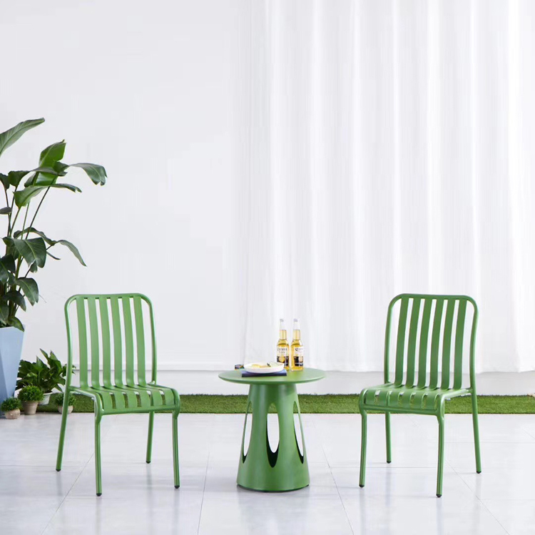 Foshan Nuevo diseño Bistro Comedor Jardín al aire libre Restaurante Patio Metal Aluminio Sillas apilables Juego de mesa Muebles
