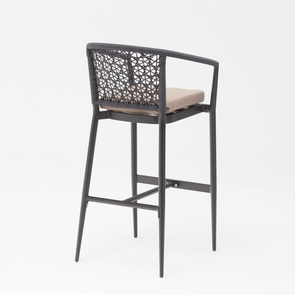 Diseño de nueva tecnología popular Marco de aluminio de ratán moderno Terraza Fiesta familiar Reposabrazos Ocio Silla de bar al aire libre