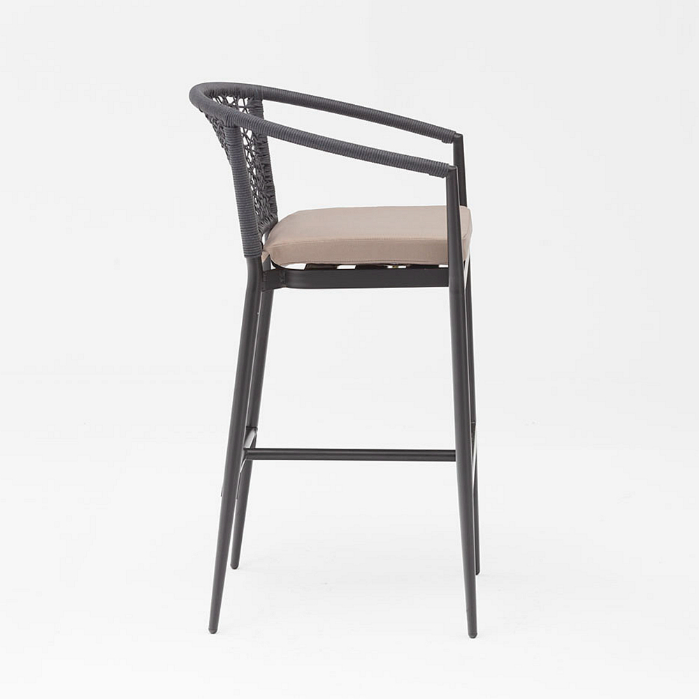 Diseño de nueva tecnología popular Marco de aluminio de ratán moderno Terraza Fiesta familiar Reposabrazos Ocio Silla de bar al aire libre