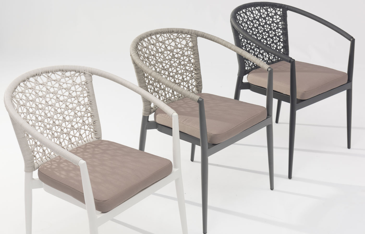 Dise&ntilde;o de nueva tecnolog&iacute;a caliente Marco de aluminio de rat&aacute;n moderno Jard&iacute;n Terraza Playa Apoyabrazos Silla de rat&aacute;n de ocio para exteriores