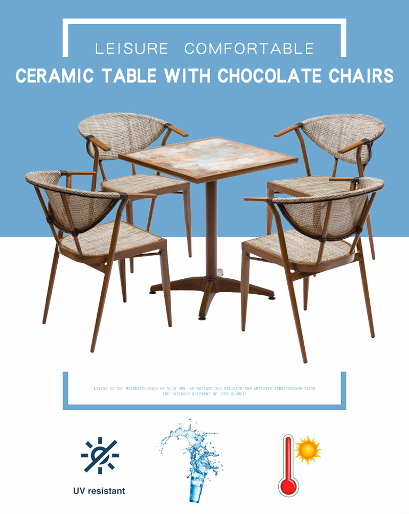 mesa y sillas de exterior