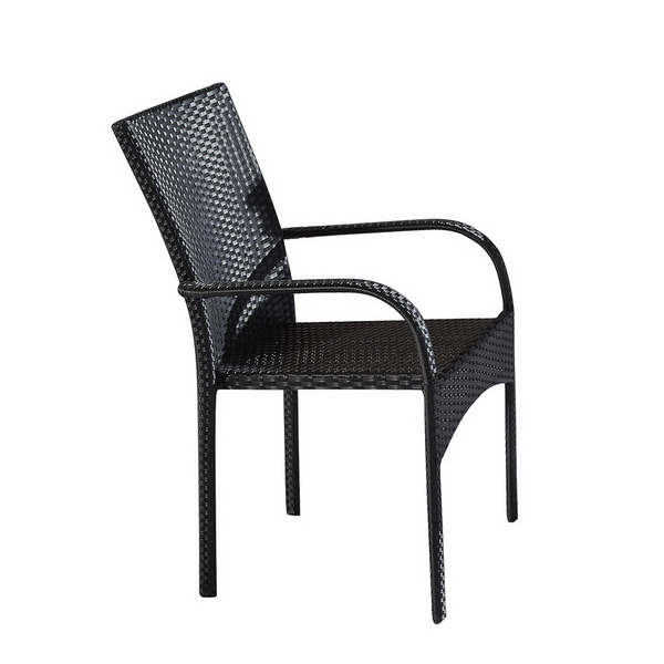 Madera plástica convertida en silla para exteriores